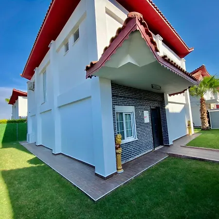 4+1 Ultra Luxury Villa With Private Pool In Belek וילה